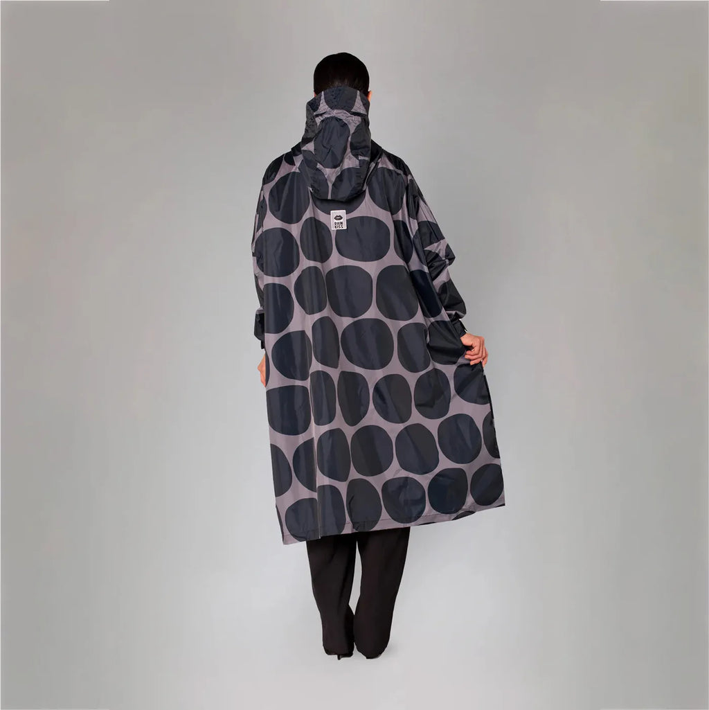Produktbild-Rain Poncho - Black Polka